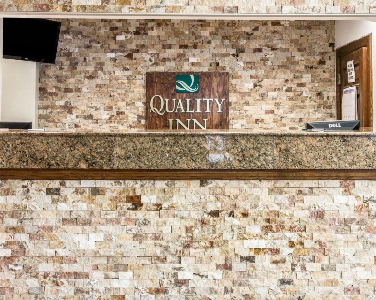 Quality Inn Саутфилд Экстерьер фото